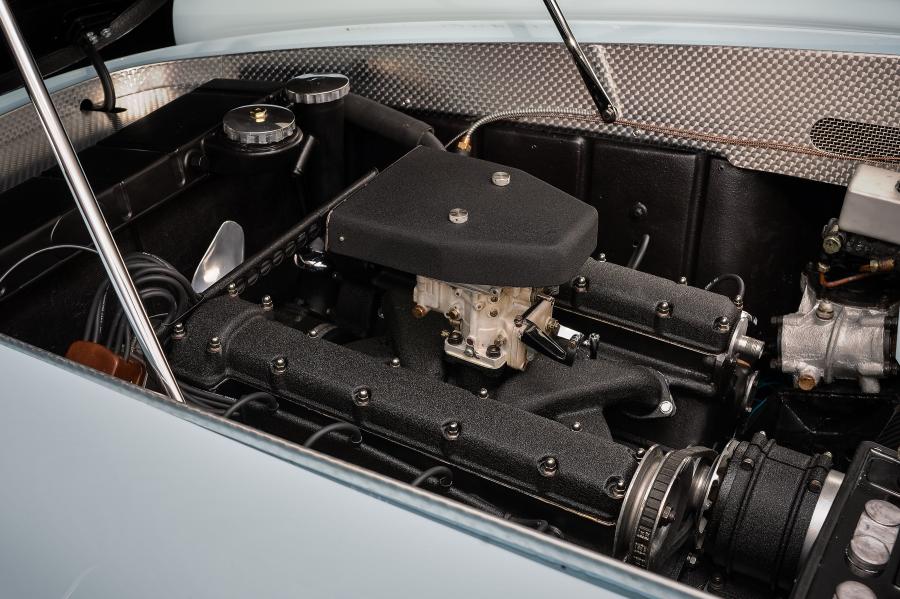 Моторный отсек Pegaso Z-102 B Cabriolet por Saoutchik (0136) 1954 года  (фото 6 из 17)